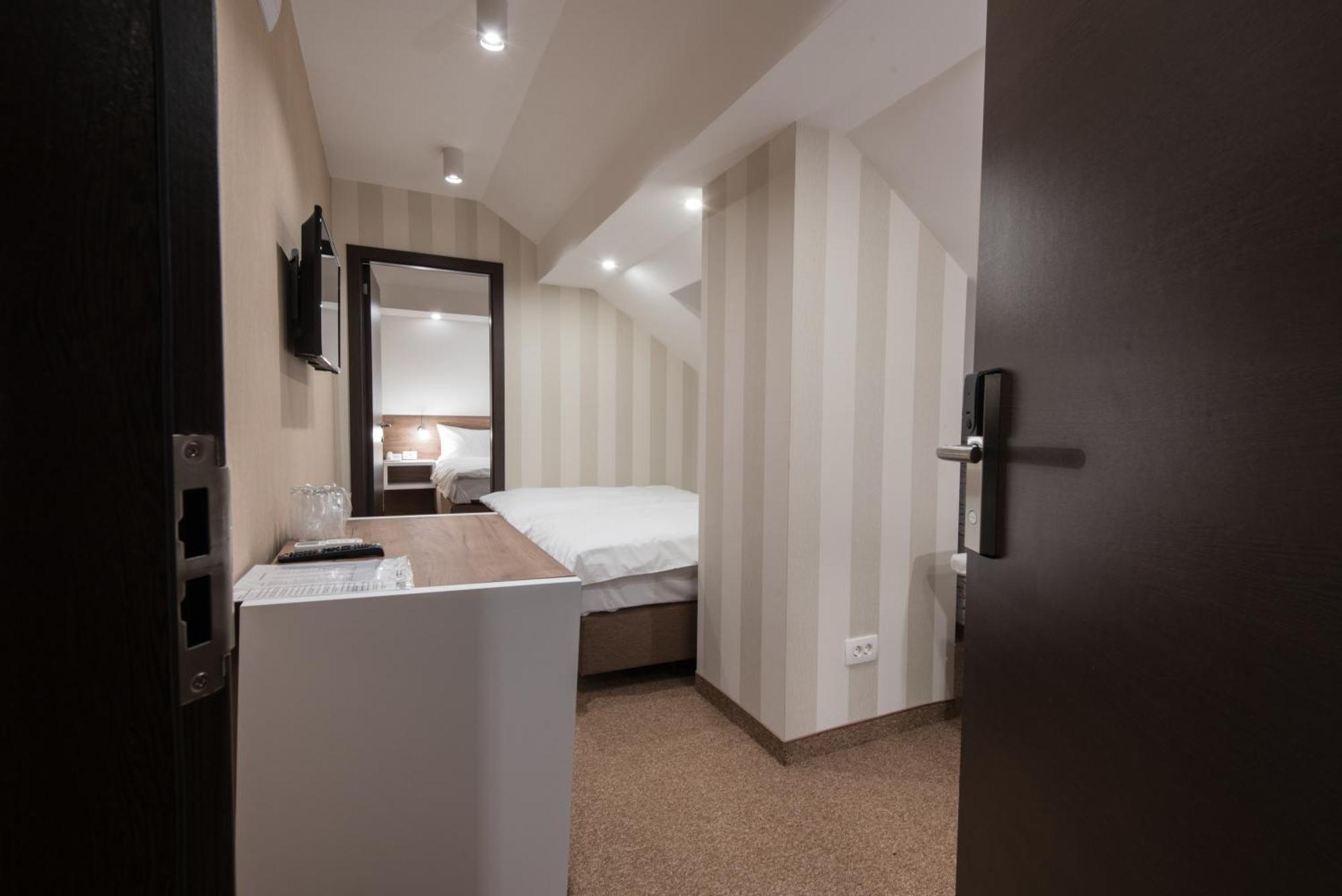 Centrum Sobe Rooms Cacak Bilik gambar