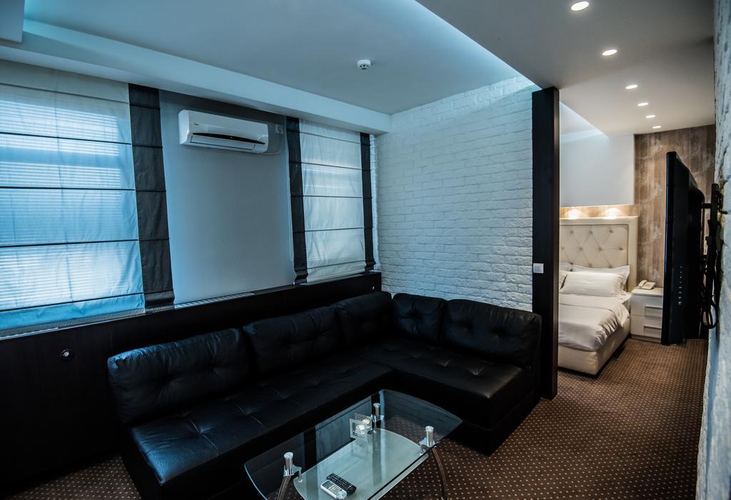 Centrum Sobe Rooms Cacak Luaran gambar