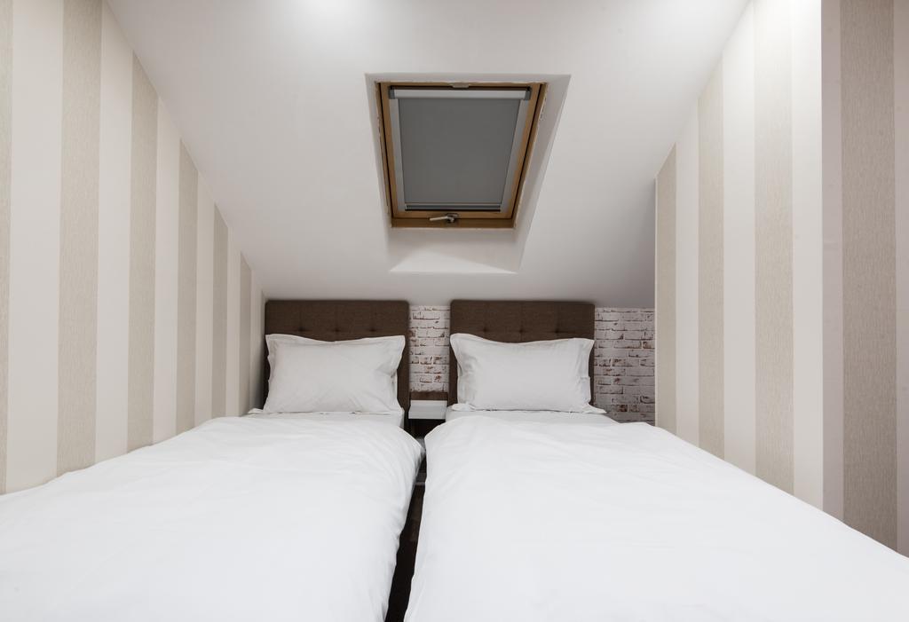 Centrum Sobe Rooms Cacak Luaran gambar