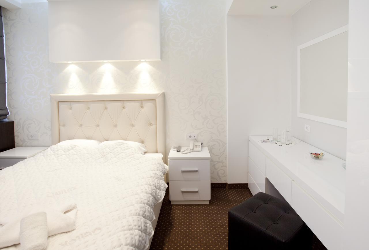 Centrum Sobe Rooms Cacak Luaran gambar